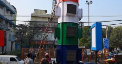 smog tower in Delhi market