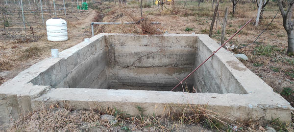 A Borewell in one of the modern hybrid apple orchard Pic Credit: Rayies Altaf