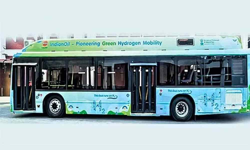 green hydrogen fuel cell bus IOCL Indian Oil Tata Motors